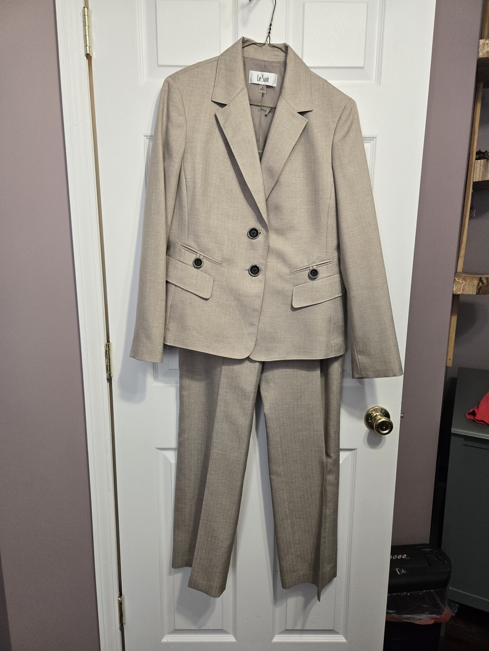 Le Suit Women's Beige Two-Piece Blazer and Pant Suit
